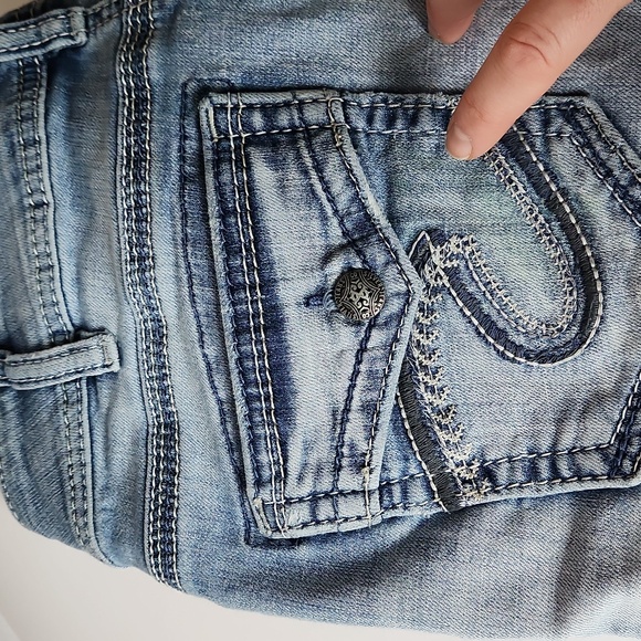 Silver Suki Mid Capri Super Stretch Lightwash Jeans Size 31 - Picture 14 of 14